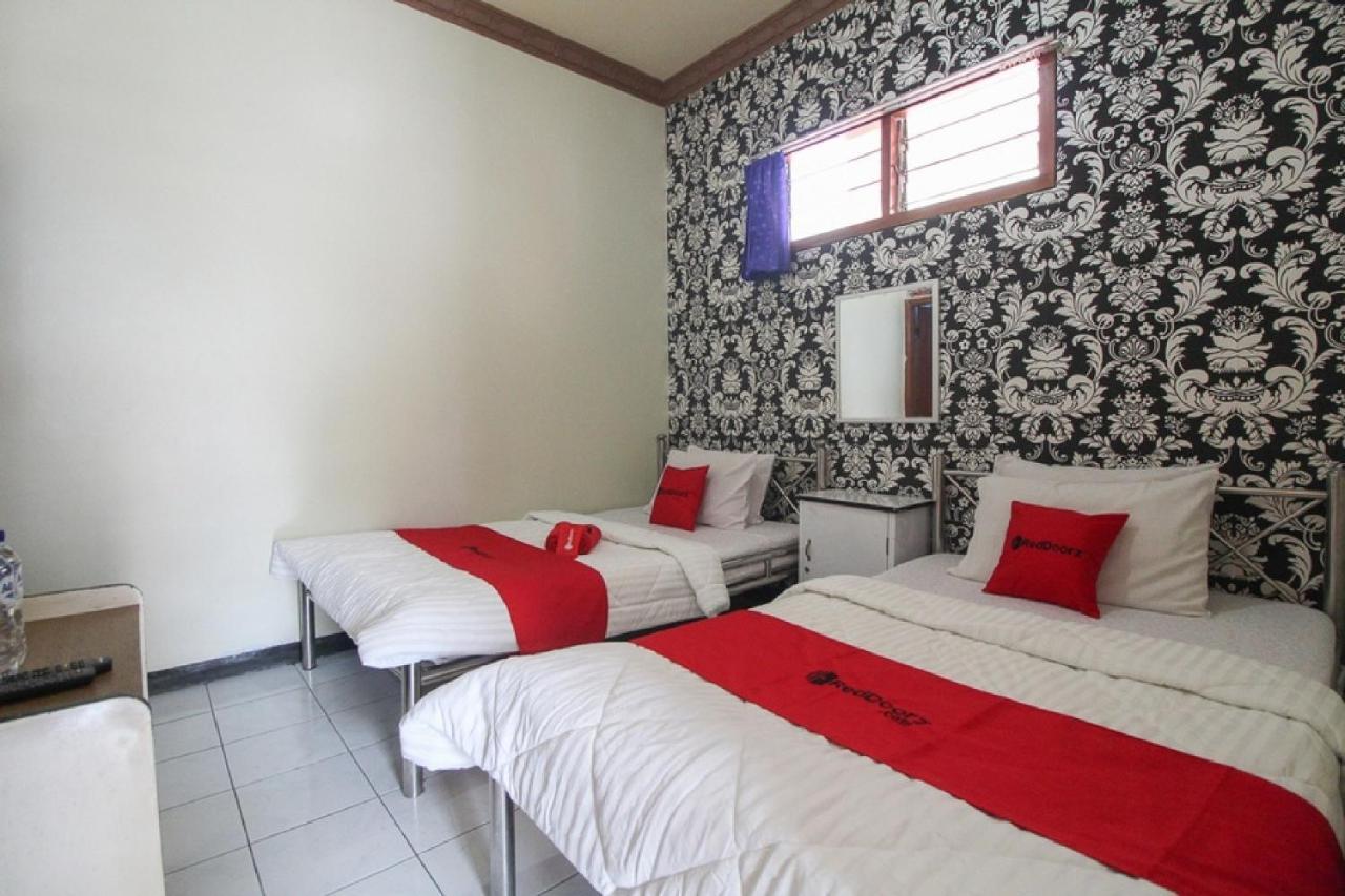 Reddoorz Near Sarangan Lake Magetan Exterior foto